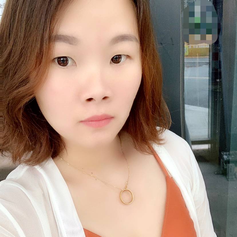 舒荷着急的照片