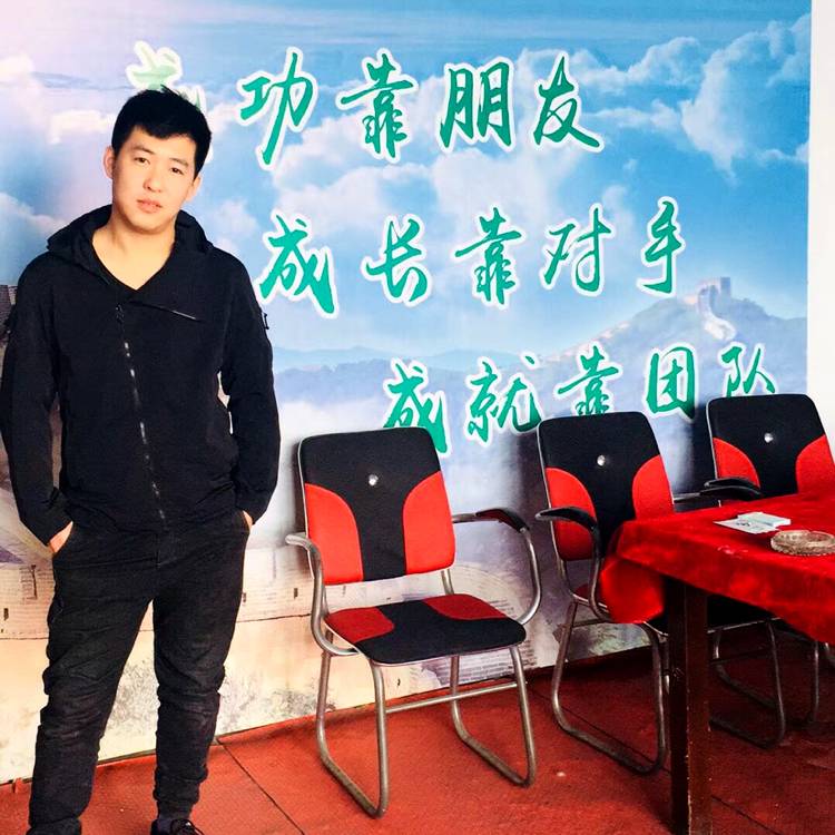 有故事的人000的照片