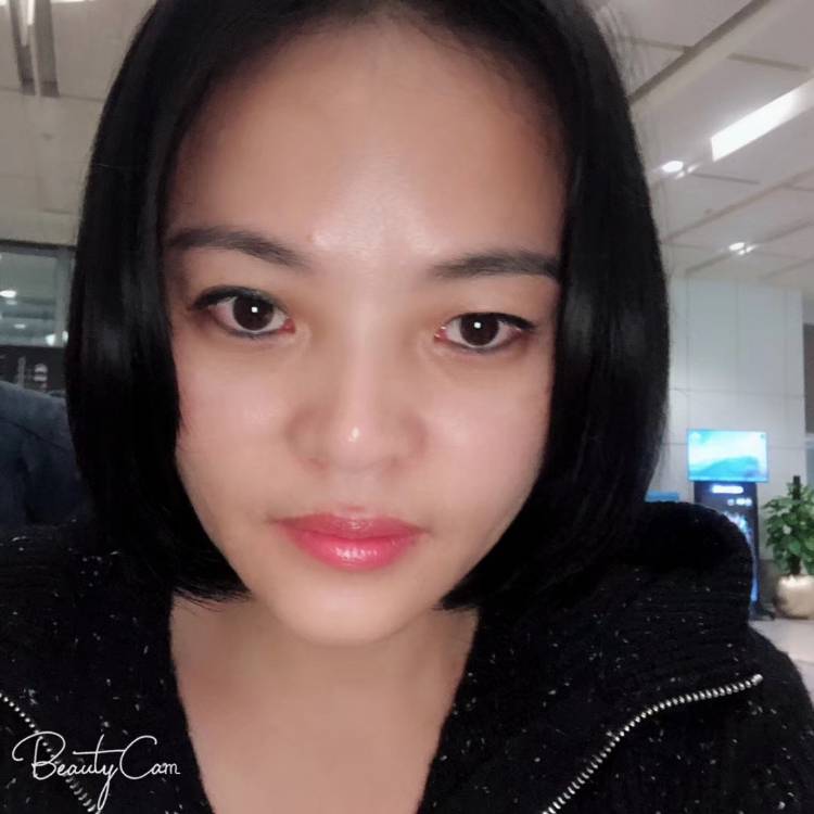 白云踢儒雅的照片