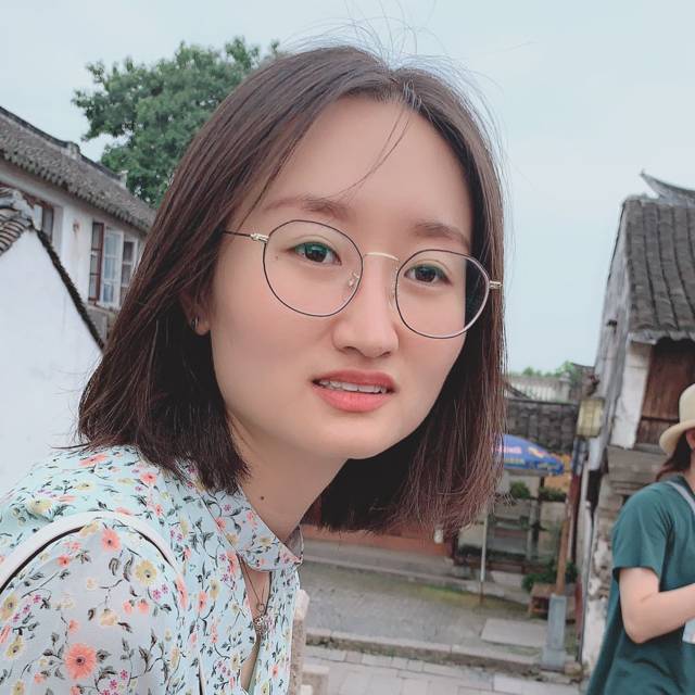 田恬淡的照片