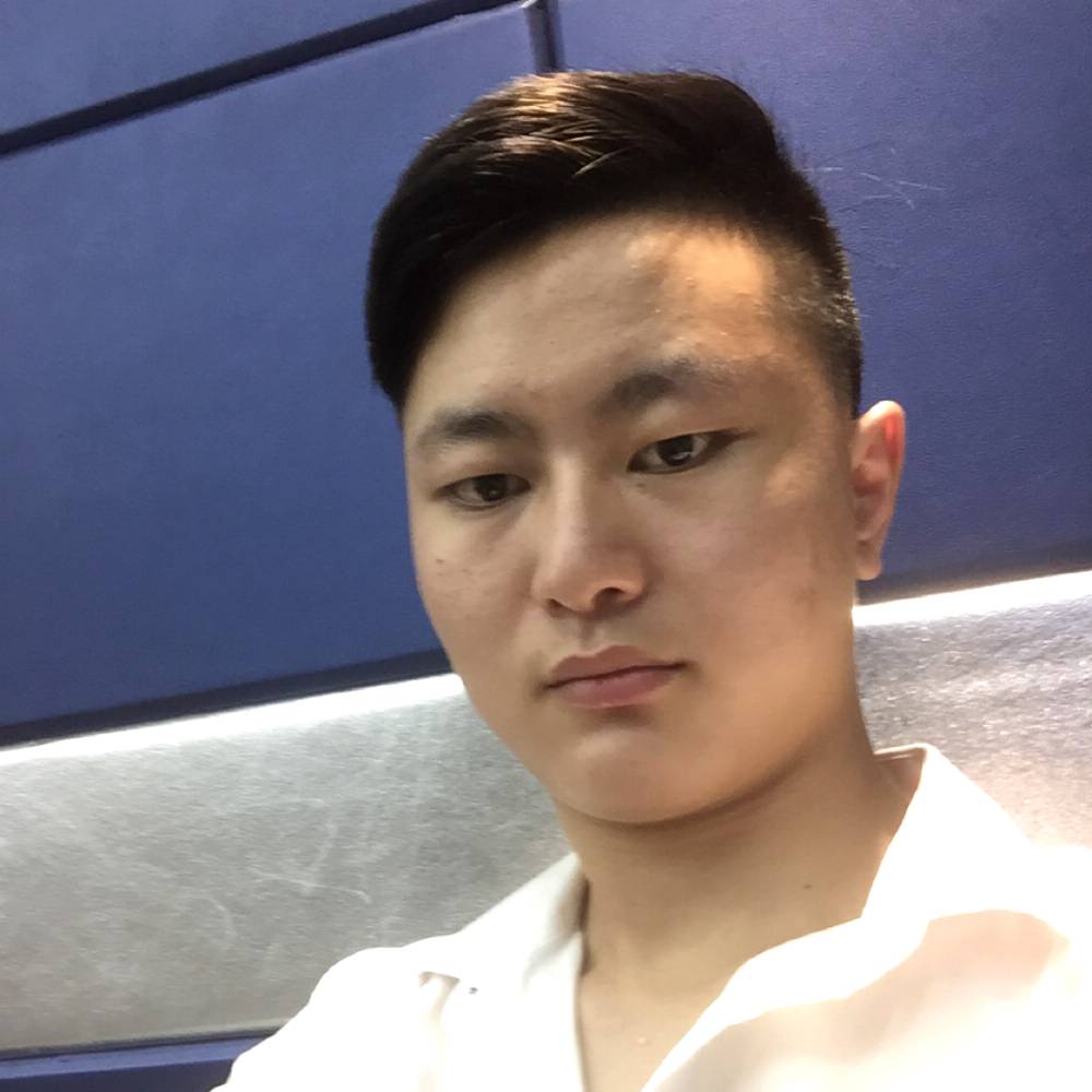 高大改变小蜜蜂的照片