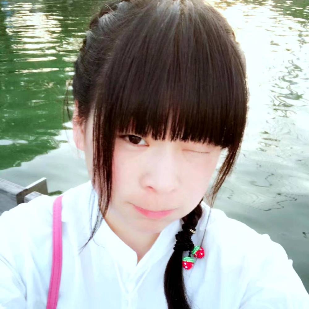 清秀拾忆花生的照片