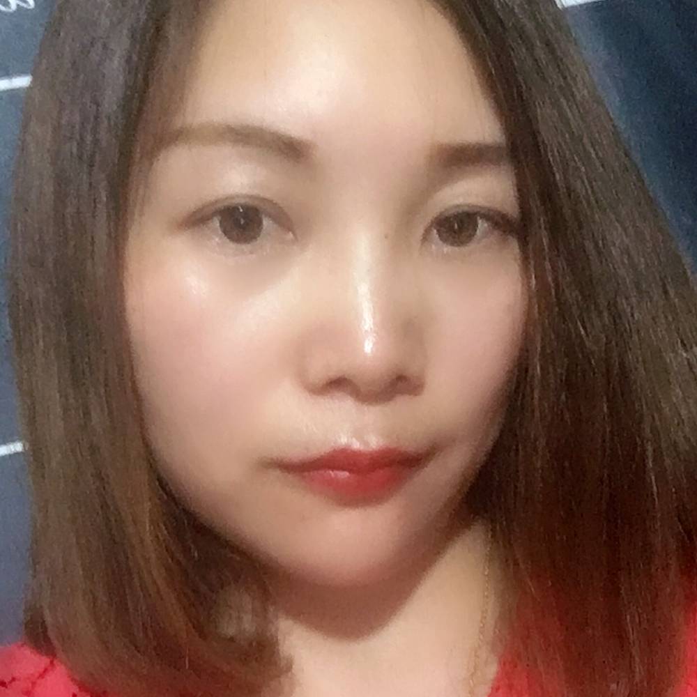 香水笑靓丽的照片