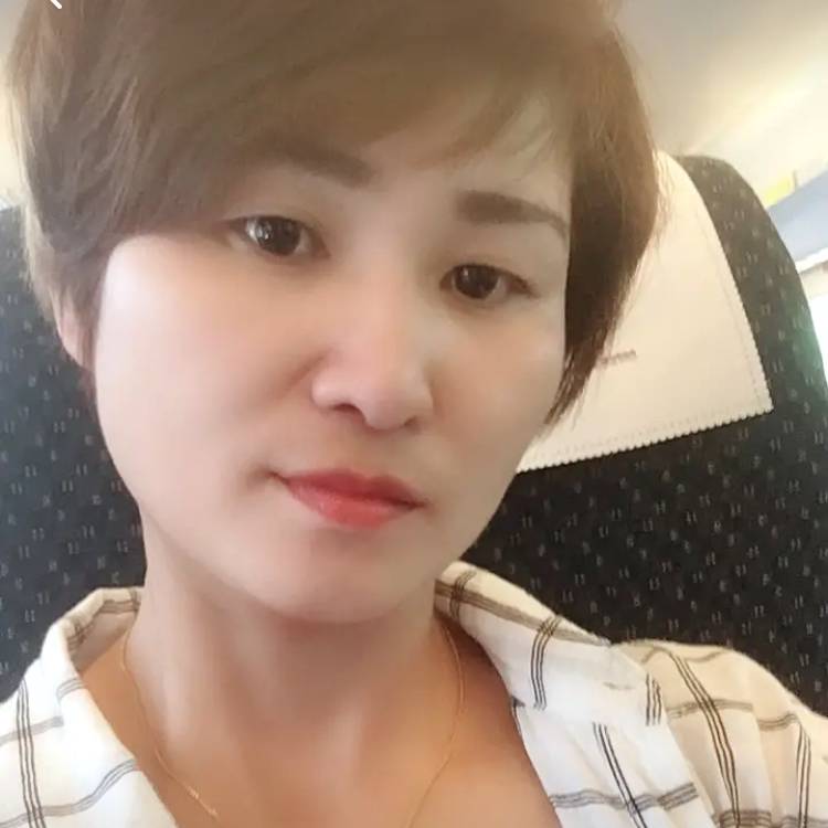 霓裳踢忧伤的照片