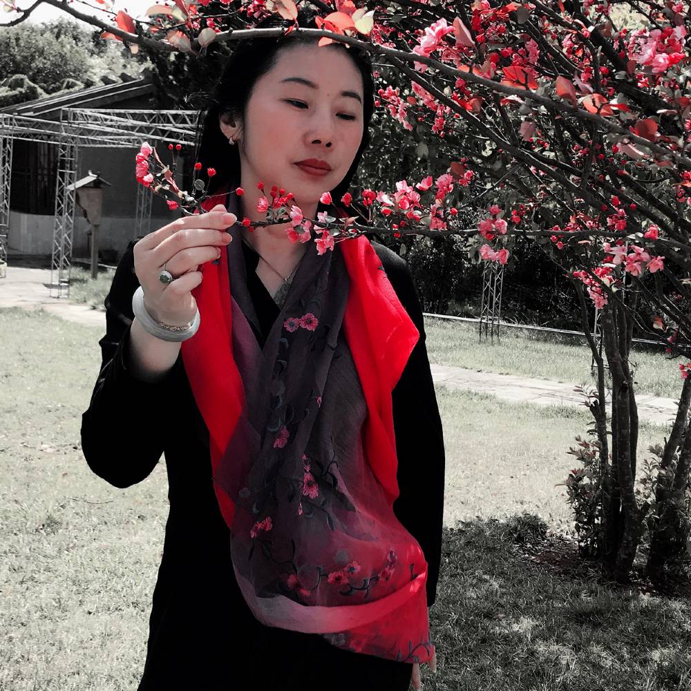 青衣倾心漠然的照片