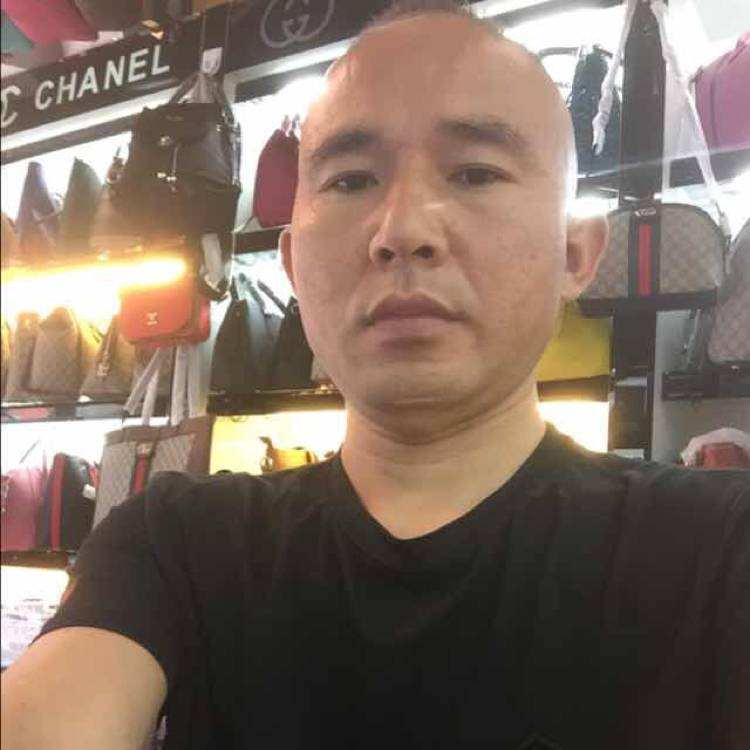 黑夜蹁跹落寂的照片