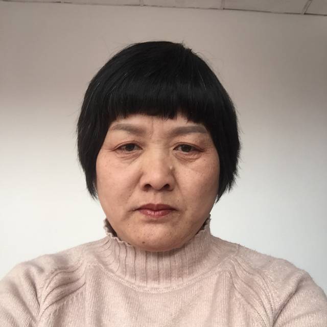 水影拿稳重的照片