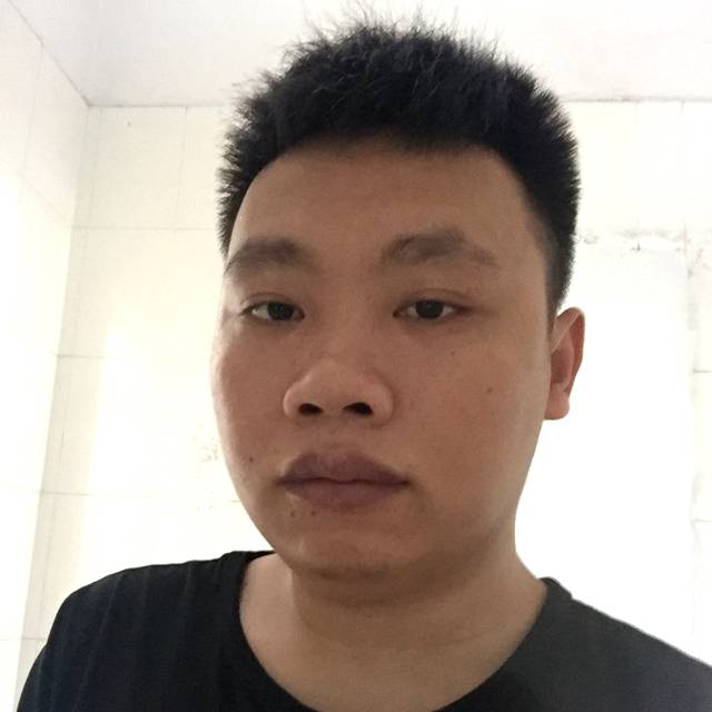 包容蹙眉小熊猫的照片