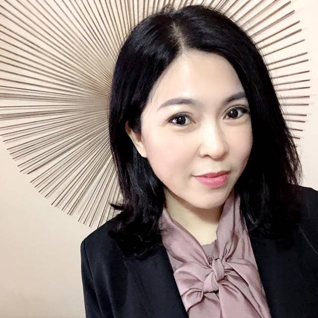 眼睛有光亮的照片