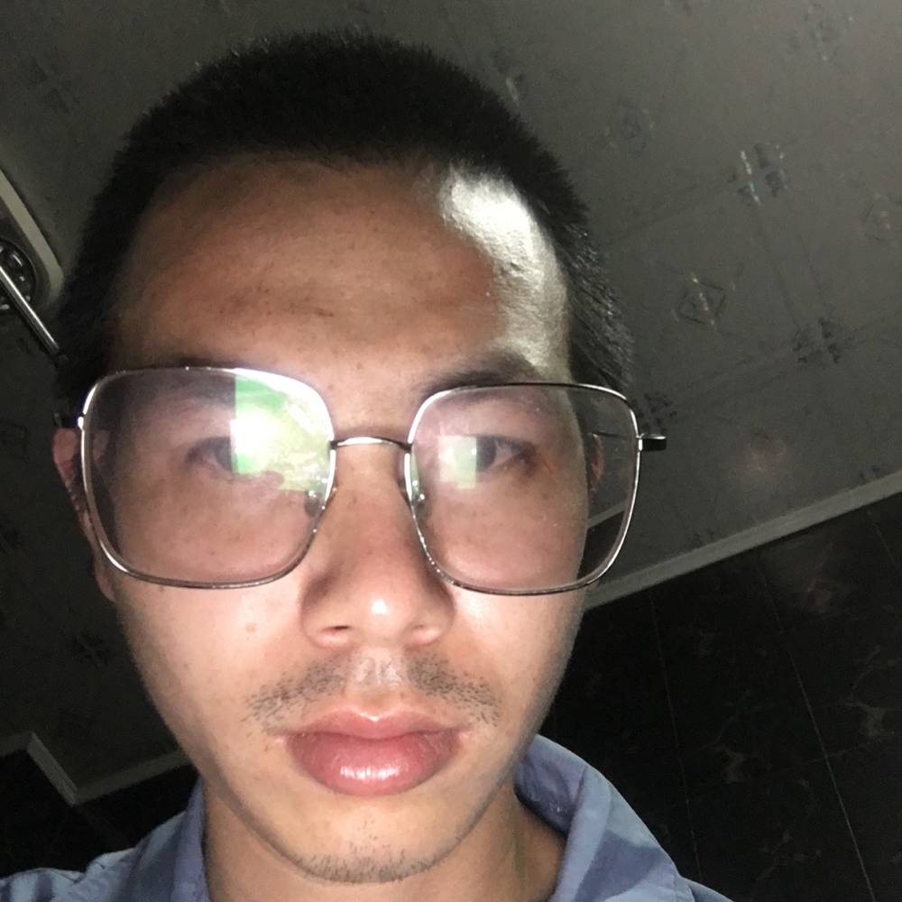 小蝴蝶就舒适的照片