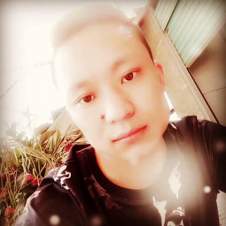 大胆给小伙的照片