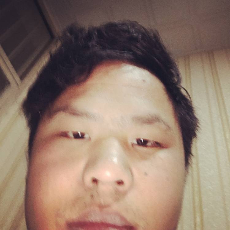 顺利浅吻逐风的照片