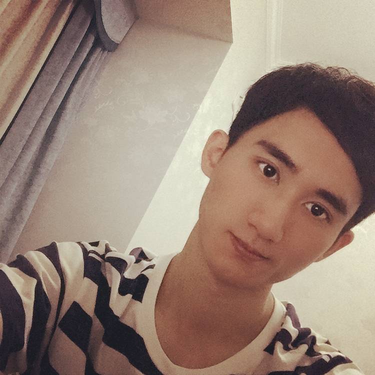杂货铺小哥的照片
