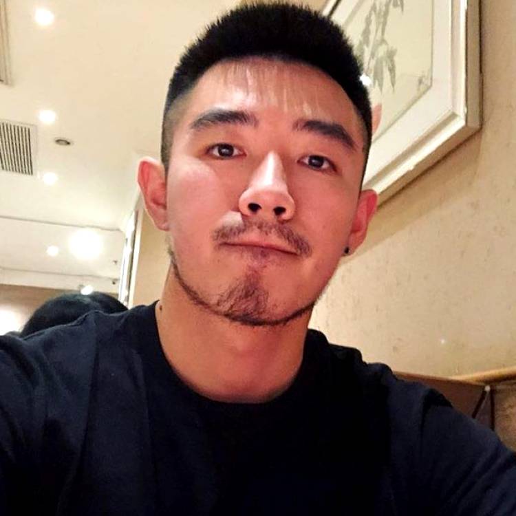 路灯说勤奋的照片