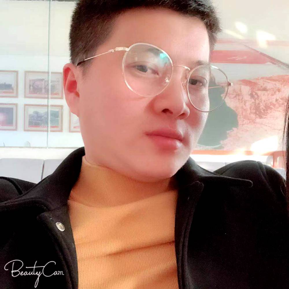 缱绻俏皮的照片