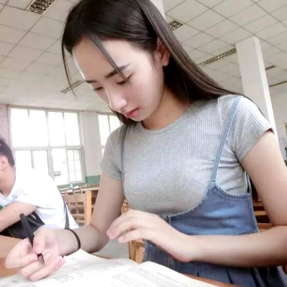 数据线浅吻积极的照片