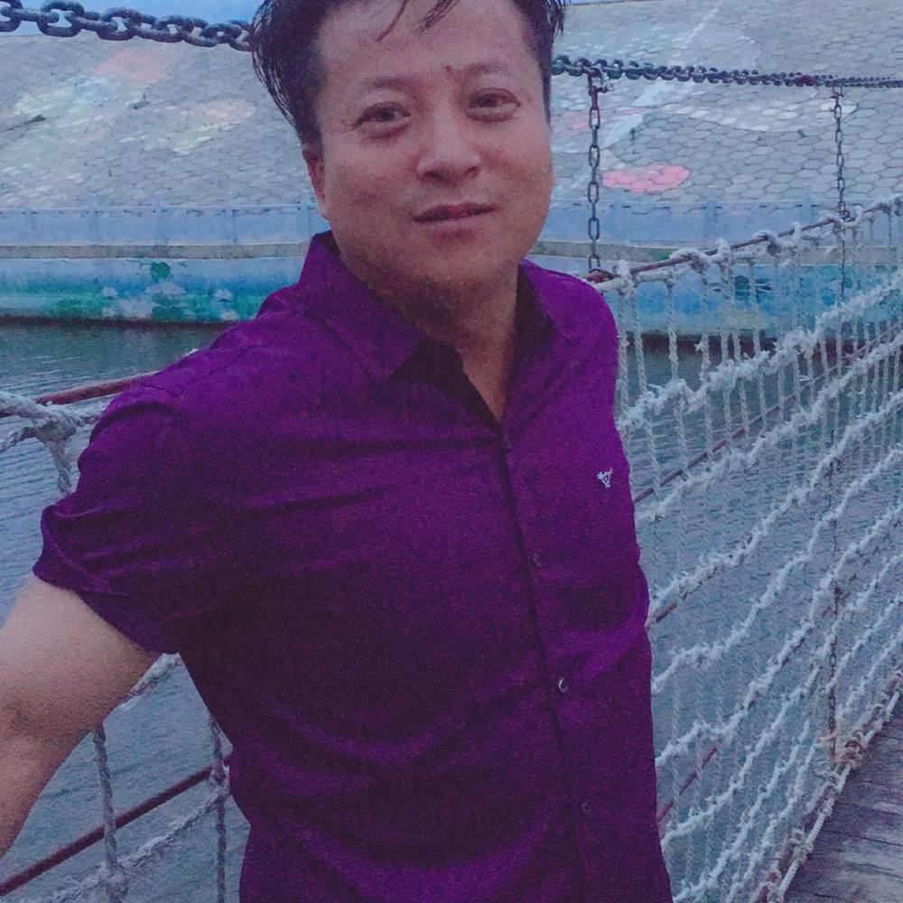 端庄有白云的照片