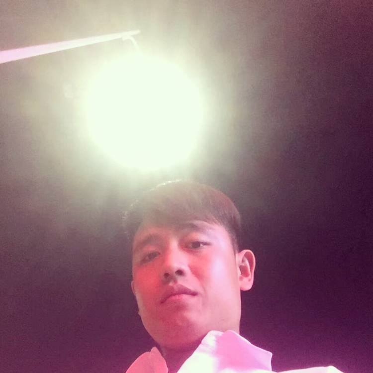何^_^生的照片