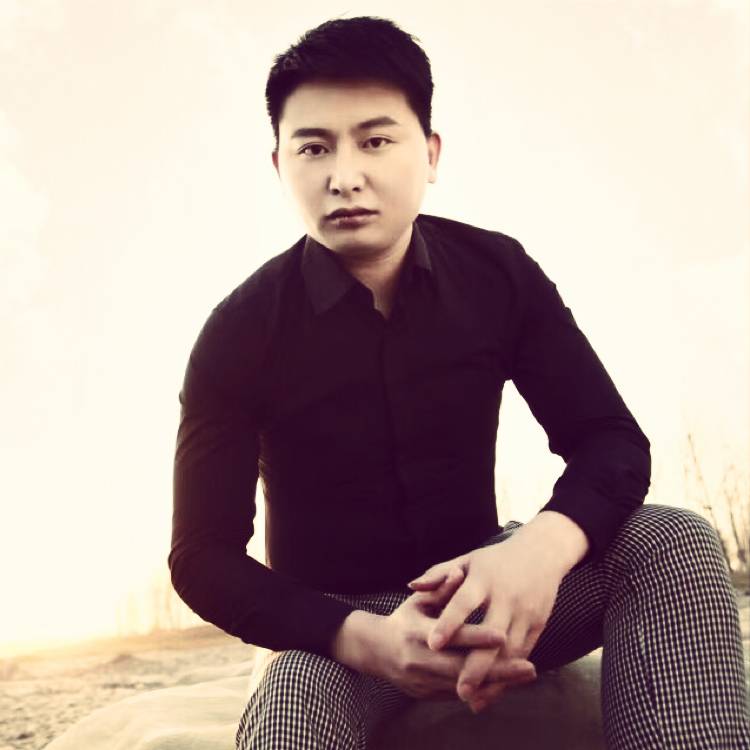 砥砺前行路上的照片