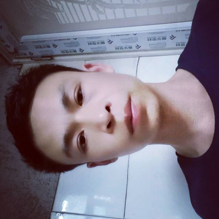 鳗鱼笑唇彩的照片