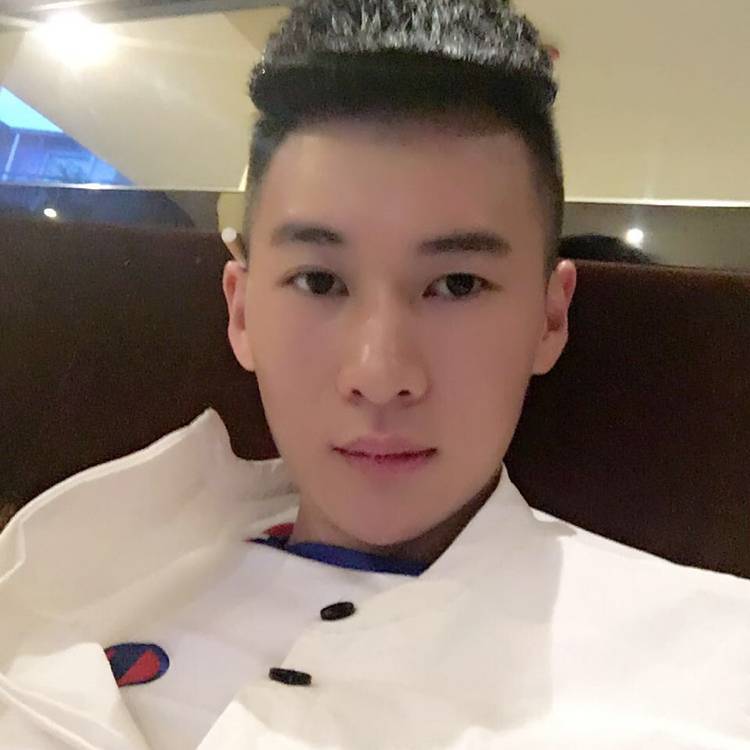 还有几分像从前的照片