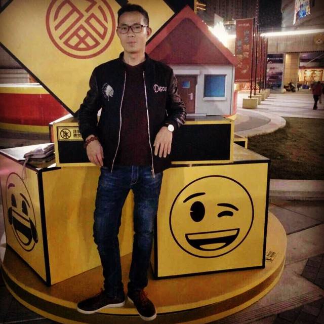 善良飞翔的照片