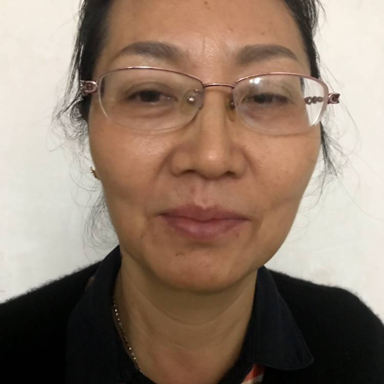 笑点低浅吻高山的照片