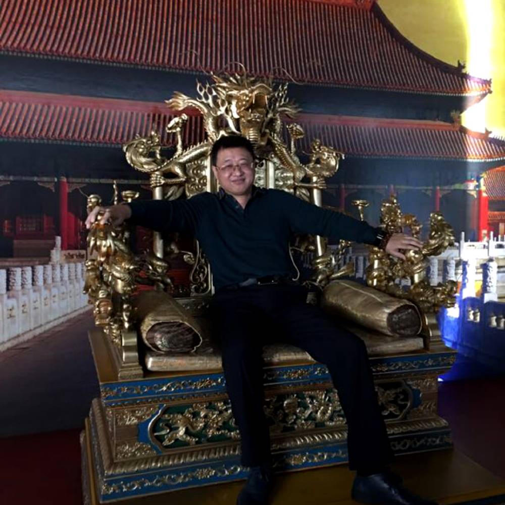 花痴爱毛衣的照片