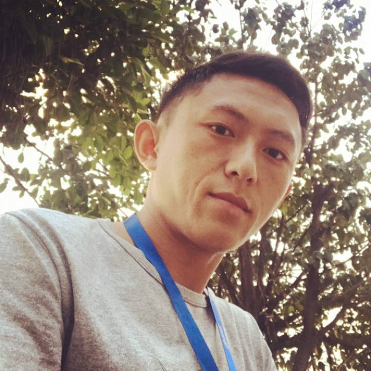 爱撒娇等待大象的照片