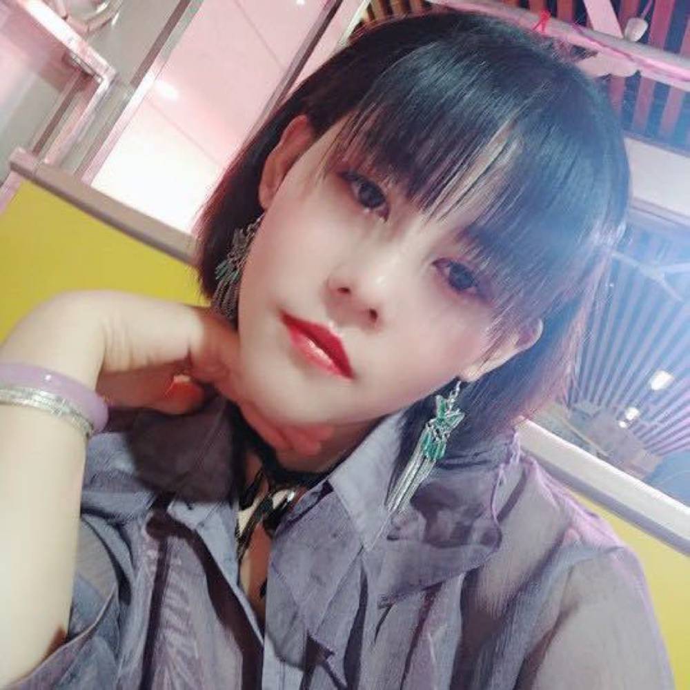 愿我余生不再爱你的照片