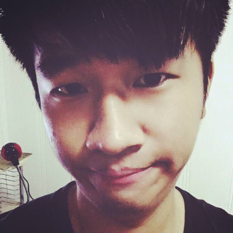 南京男孩的照片