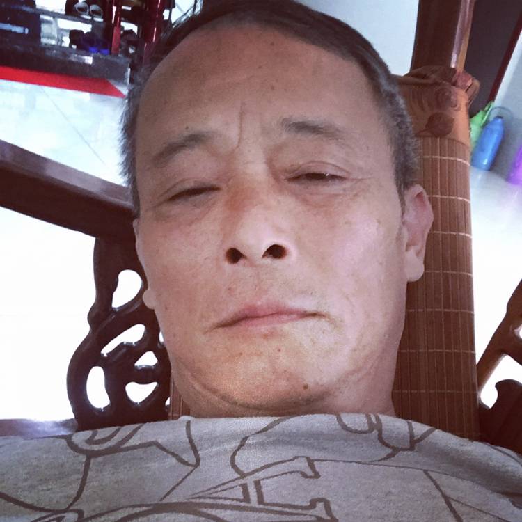 共享天伦的照片