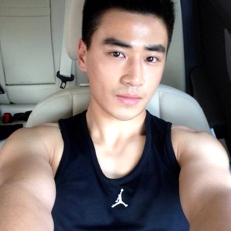 不喜欢粘人的照片