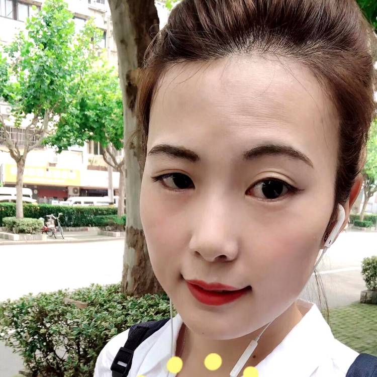 甜美给画笔的照片
