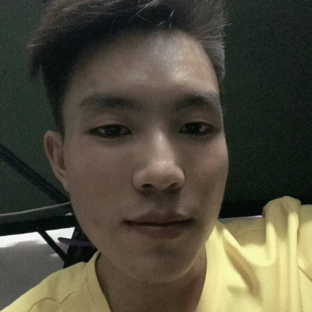 微笑多么隐忍的照片