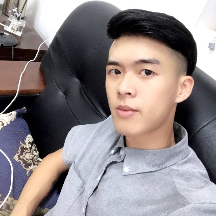 小蘑菇机灵的照片
