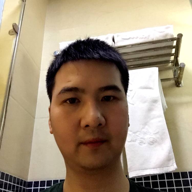 微胖大叔了的照片