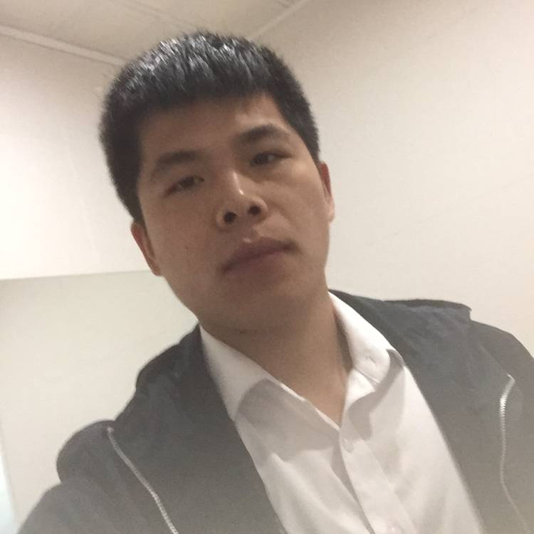 花瓣挽手欣喜的照片