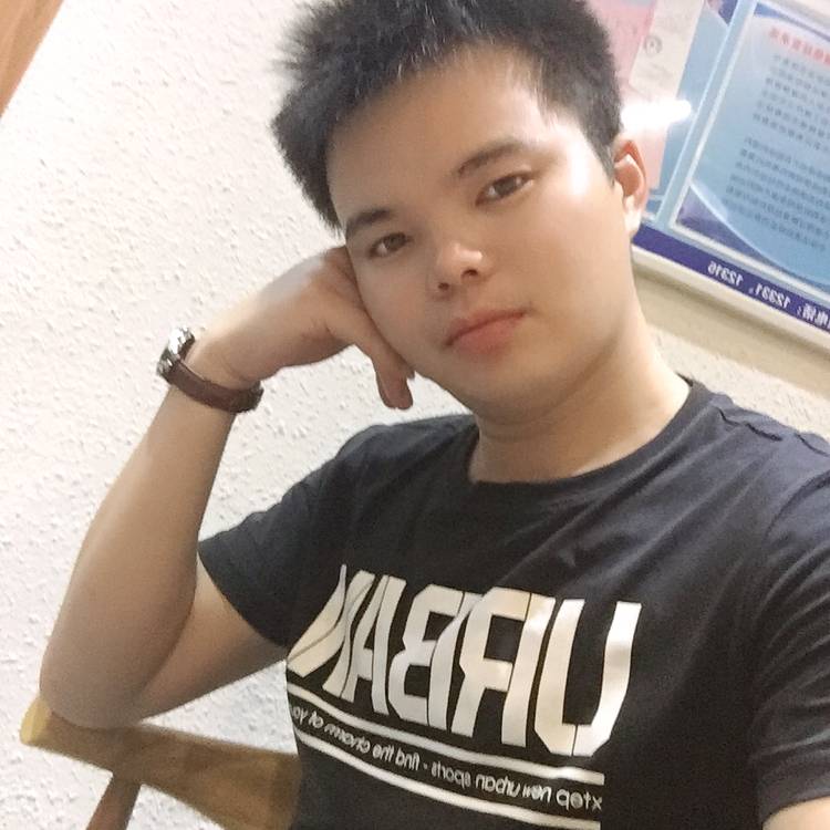 天寂迎腼腆的照片