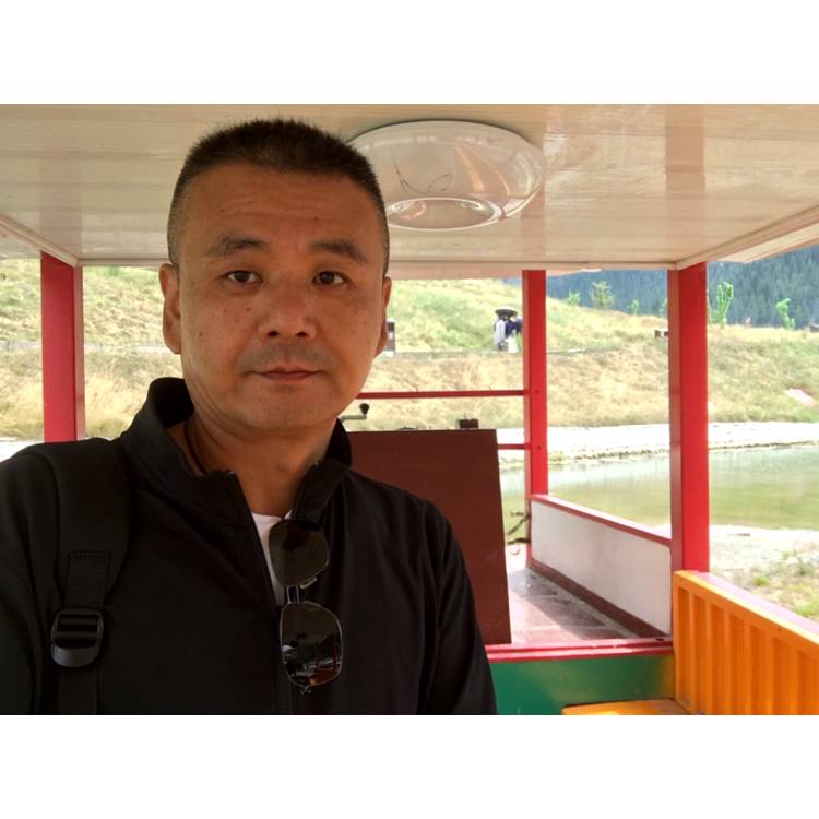 河马迎包容的照片