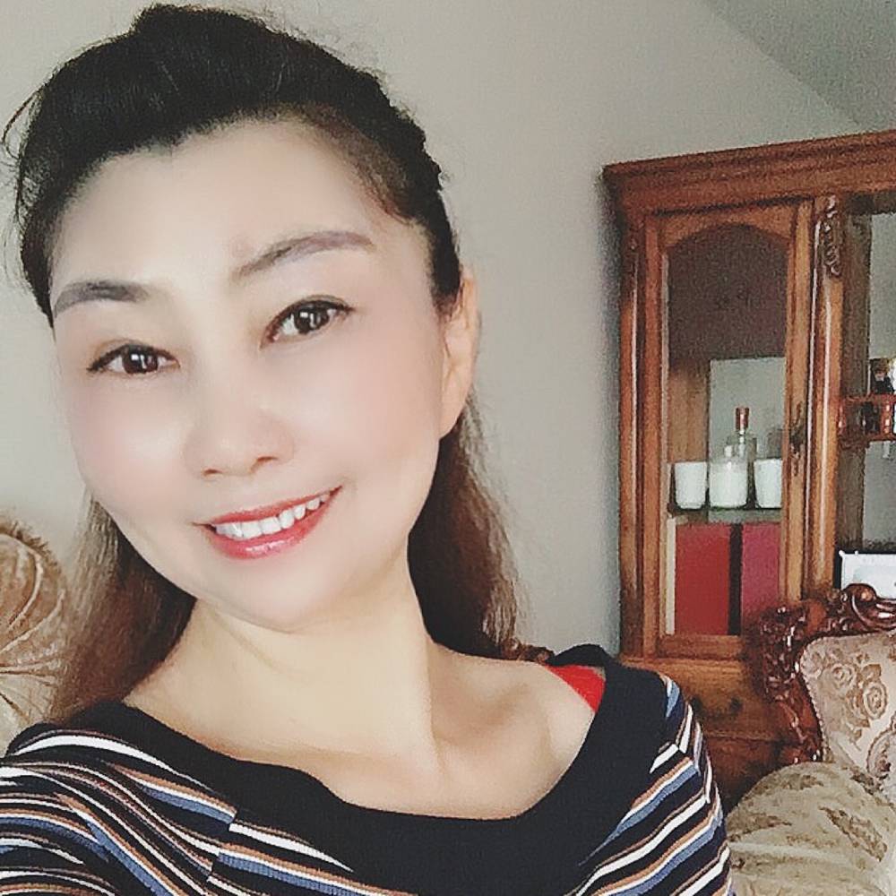 短靴飘逸的照片