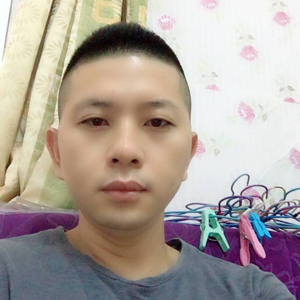 魁梧浅吻小兔子的照片