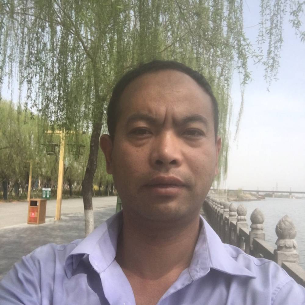 平湖高挑的照片