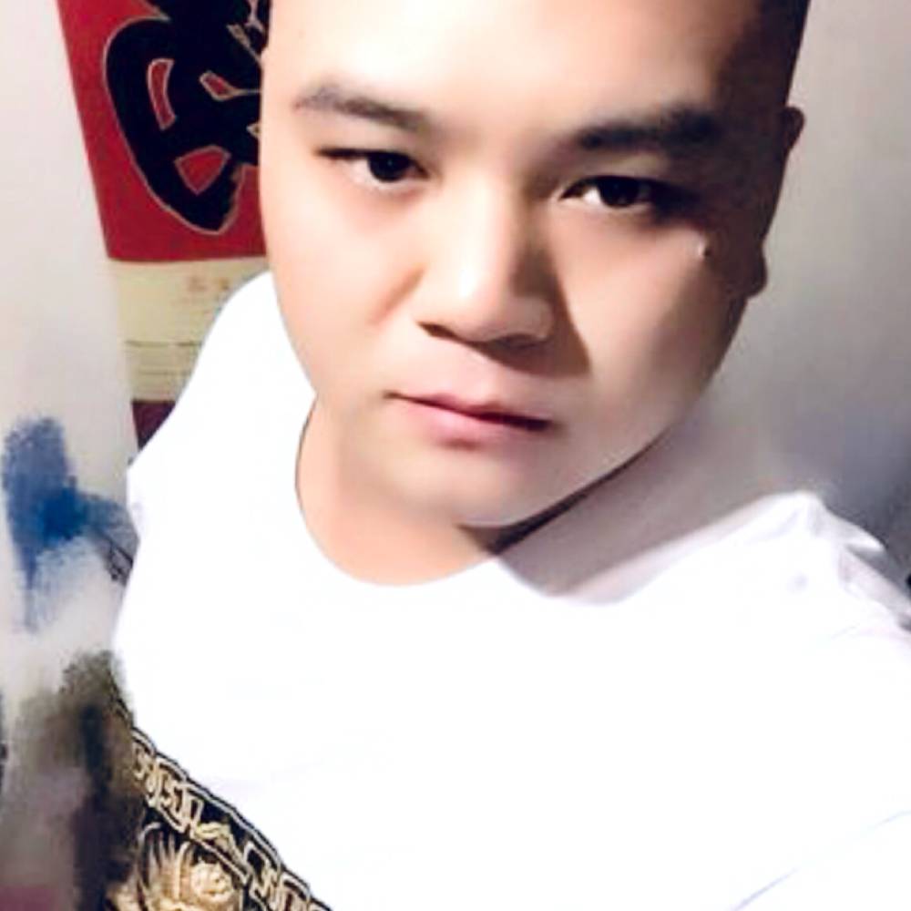 魁梧方路灯的照片