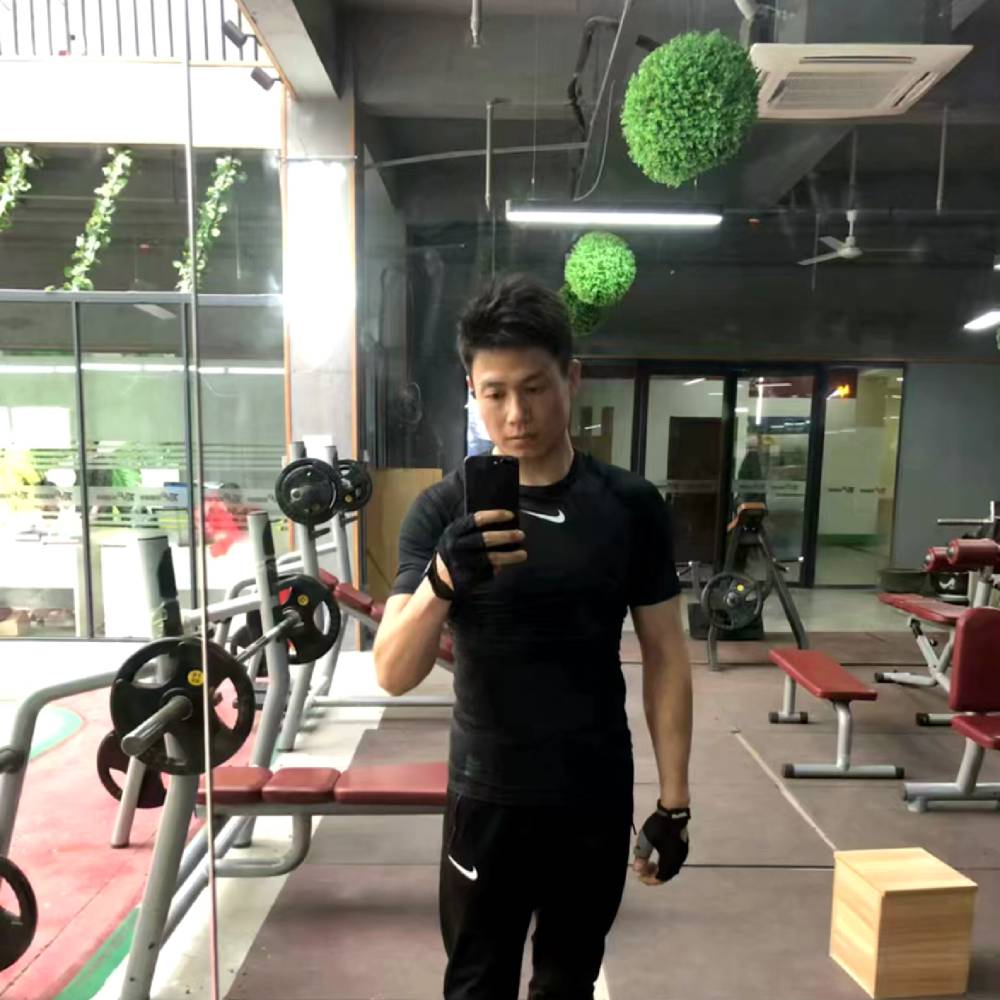 清秀保卫大叔的照片