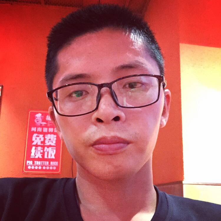 店员自信的照片