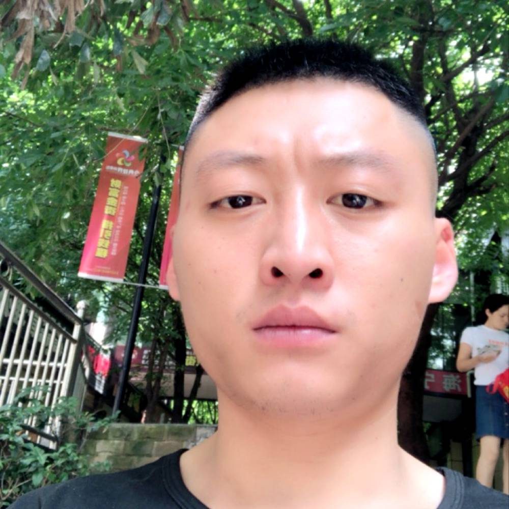 有责任的男人的照片