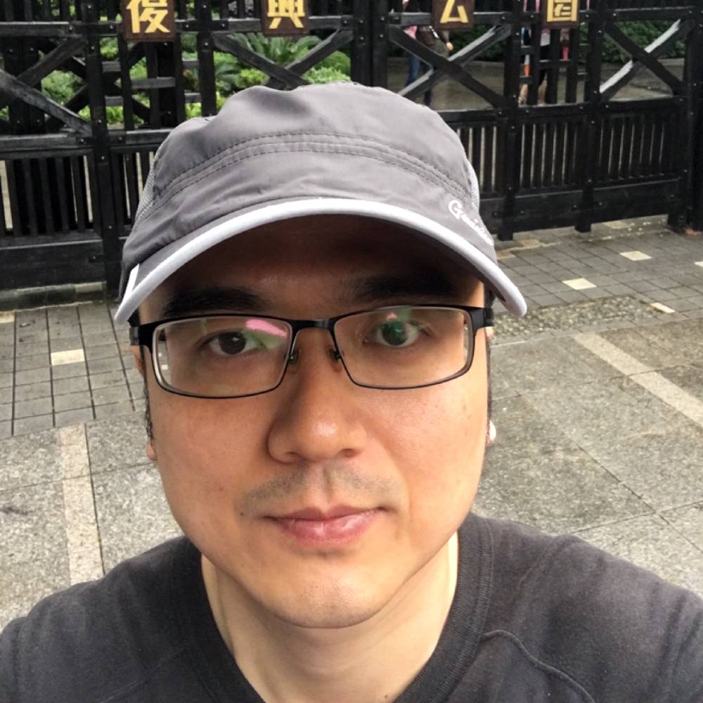 海边的吉他的照片