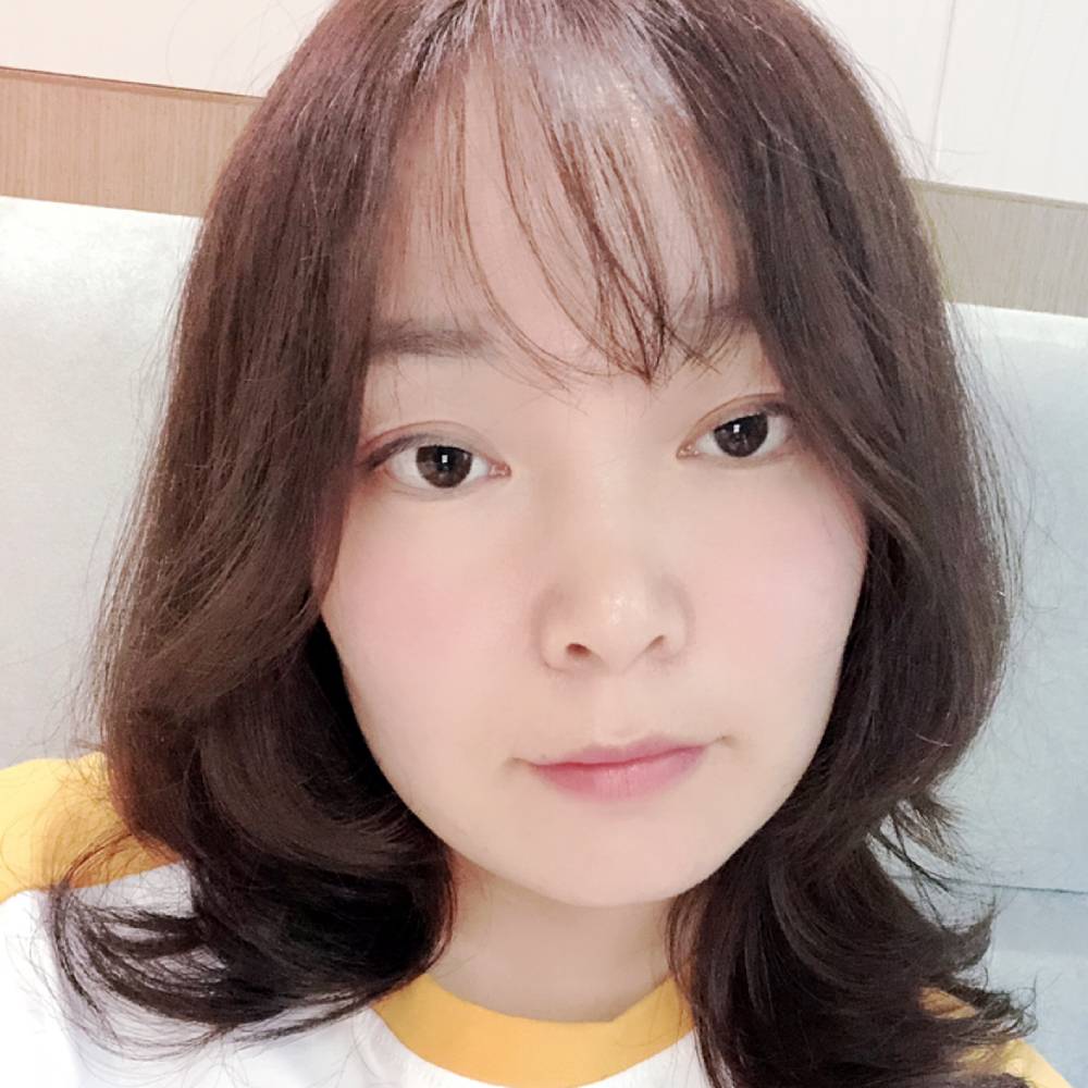 明亮蹙眉小懒虫的照片