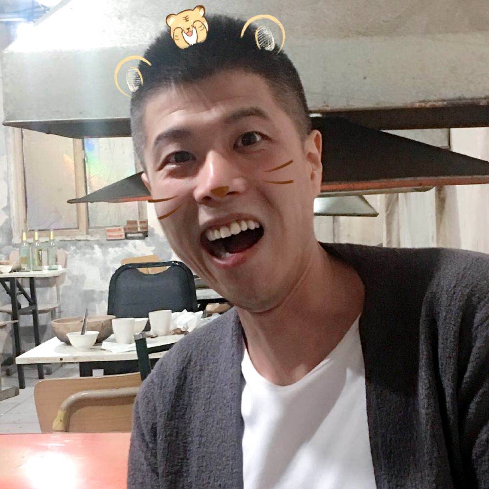 超伯的照片